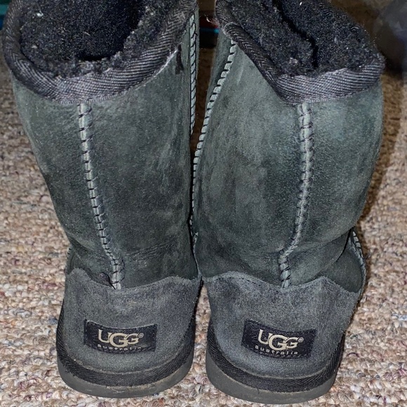 black uggs - Picture 2 of 3